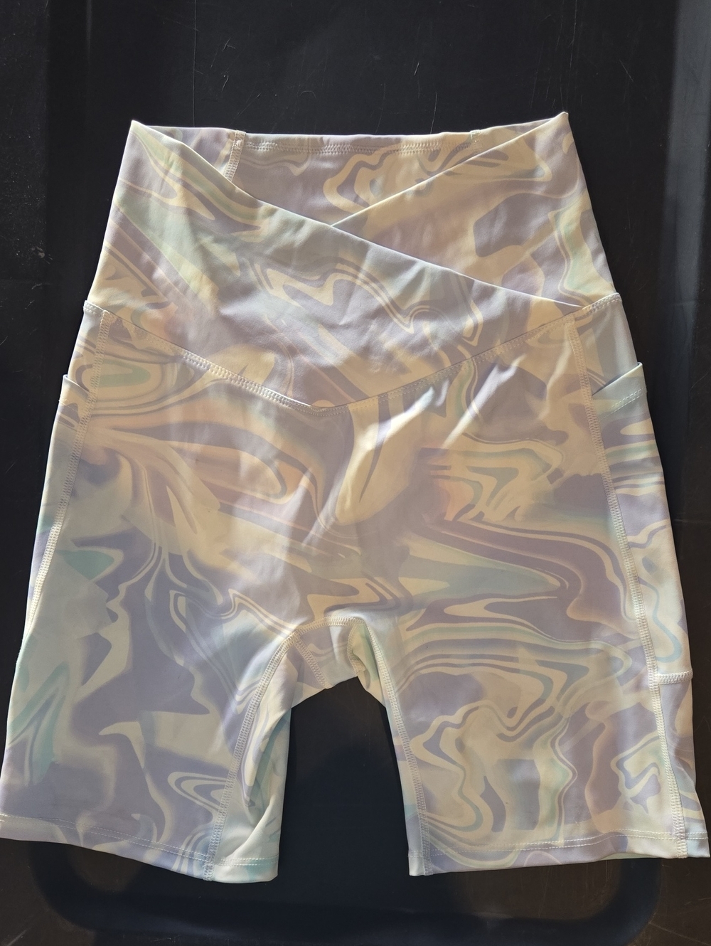 NWT Halara Crossover Side Pocket Biker Shorts 7'' in Pastel Lilac Oil Marble
